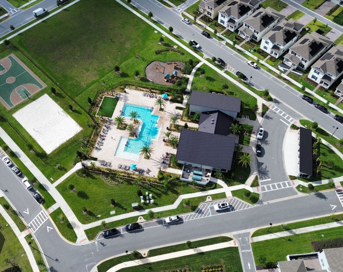 Neighborhood with pool and recreational spaces